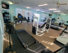 3b/2b w/ Pool & Tennis Court, Sleeps 6